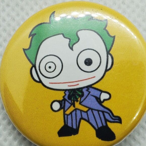 DC Comics Joker Pin - Picture 3 of 4
